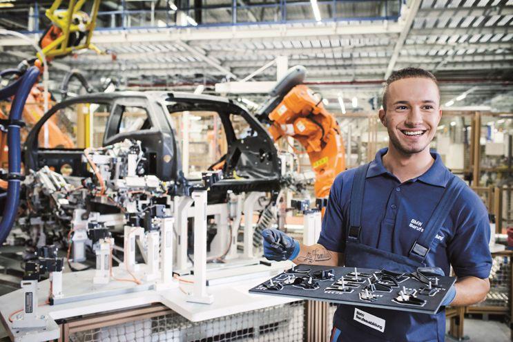 Viec lam chau au nganh co khi dien tu